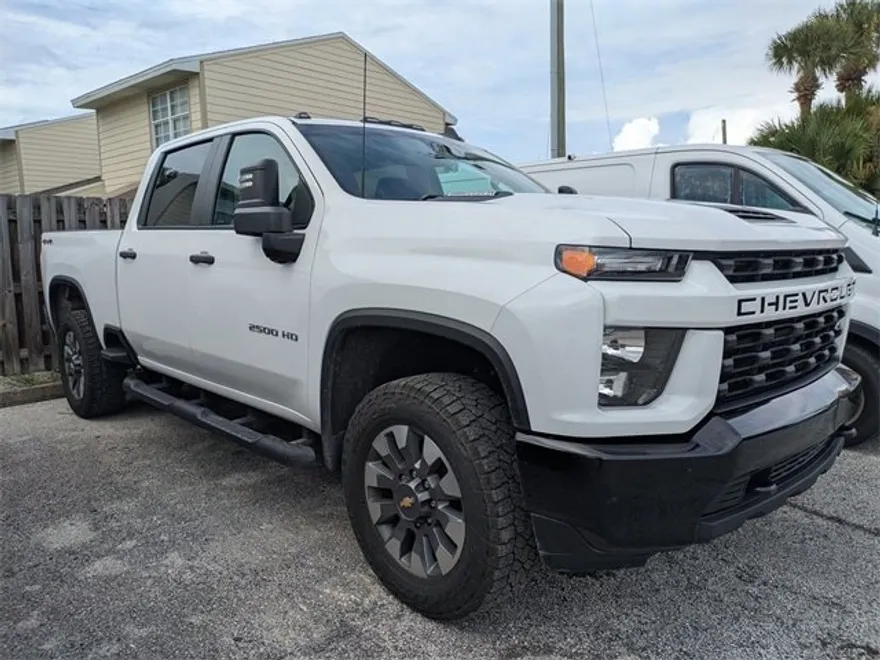 2023 Chevrolet Silverado 2500HD Custom photo 1