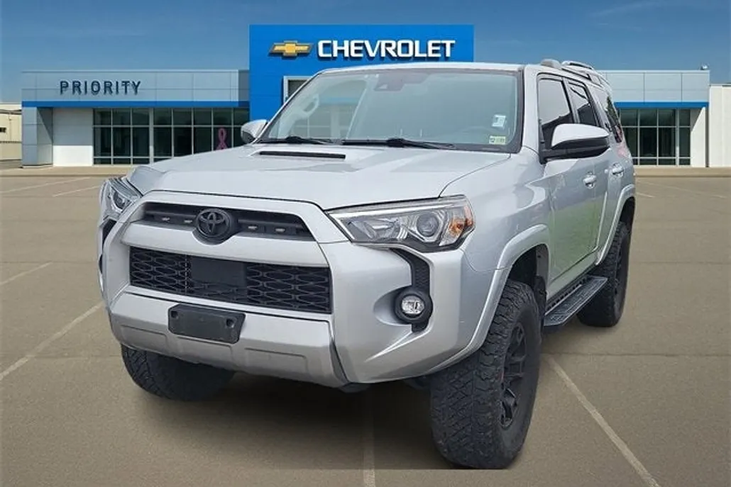 2022 Toyota 4Runner TRD photo 1