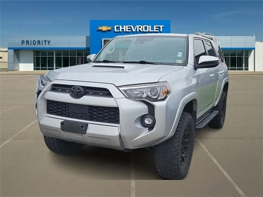 2022 Toyota 4Runner TRD photo 1