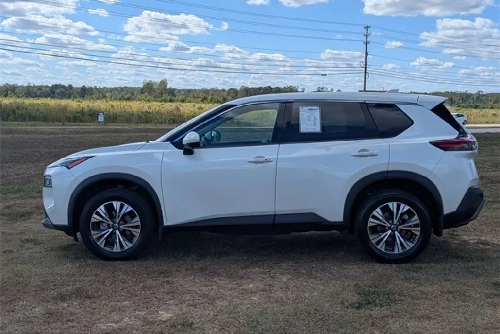 2021 Nissan Rogue SV photo 1