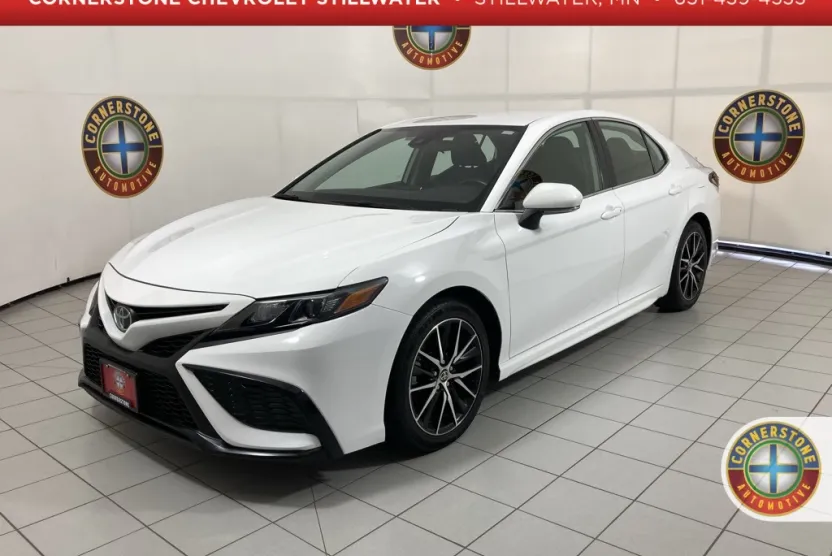 2023 Toyota Camry SE photo 1