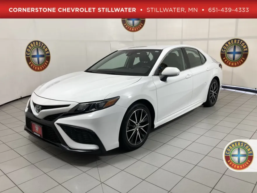 2023 Toyota Camry SE photo 1