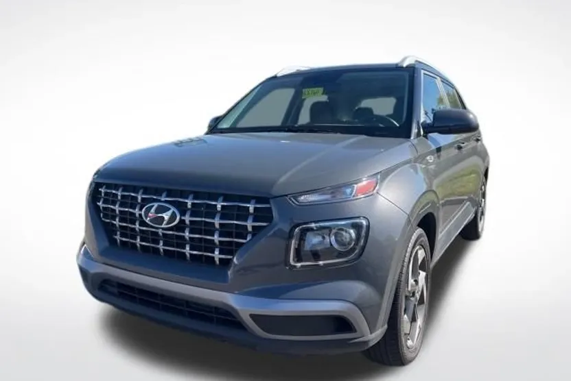 2024 Hyundai Venue SEL photo 1