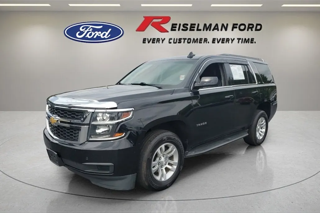 2019 Chevrolet Tahoe LT photo 1