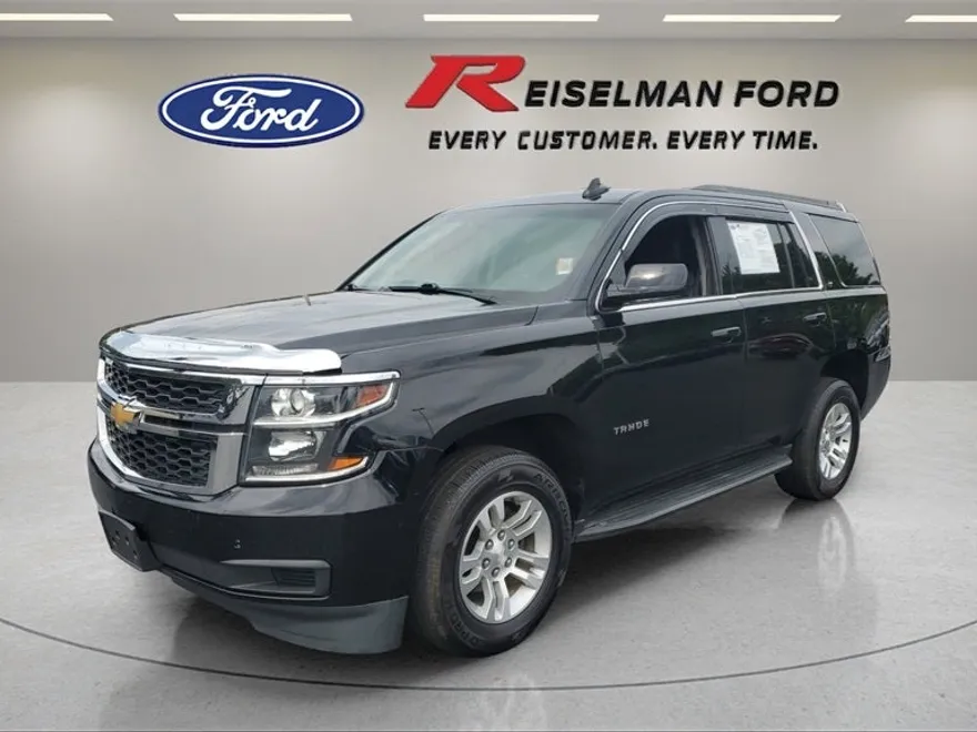 2019 Chevrolet Tahoe LT photo 1