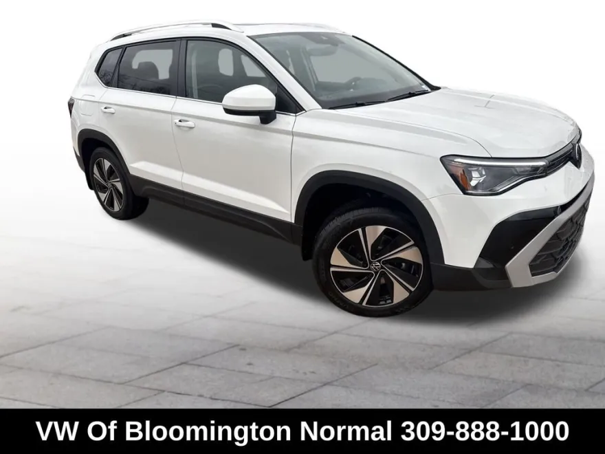 2025 Volkswagen Taos SE photo 1