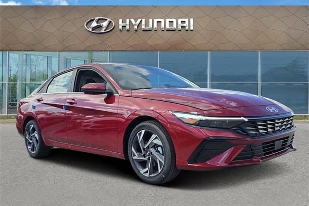 2025 Hyundai Elantra SEL Convenience photo 1