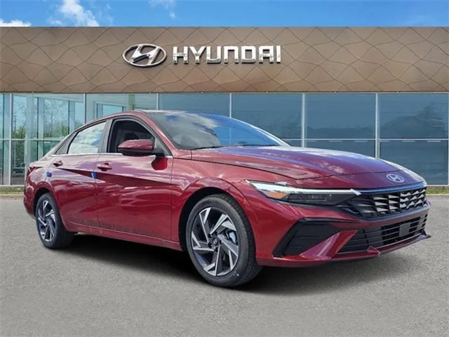 2025 Hyundai Elantra SEL Convenience photo 1