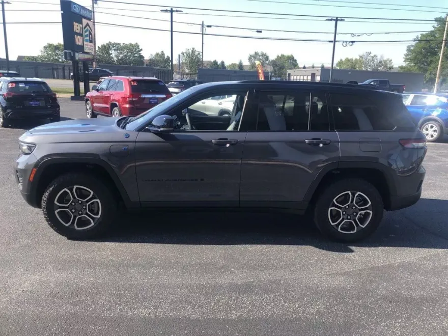 2023 Jeep Grand Cherokee Trailhawk 4xe photo 1