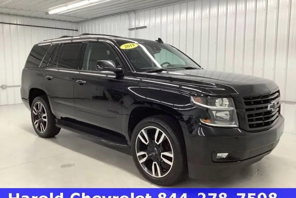 2019 Chevrolet Tahoe LT photo 1
