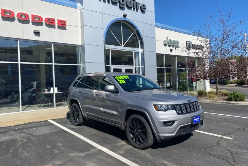 2020 Jeep Grand Cherokee Altitude photo 1
