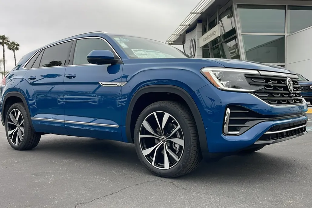 2025 Volkswagen Atlas Cross Sport SEL Premium R-Line photo 1