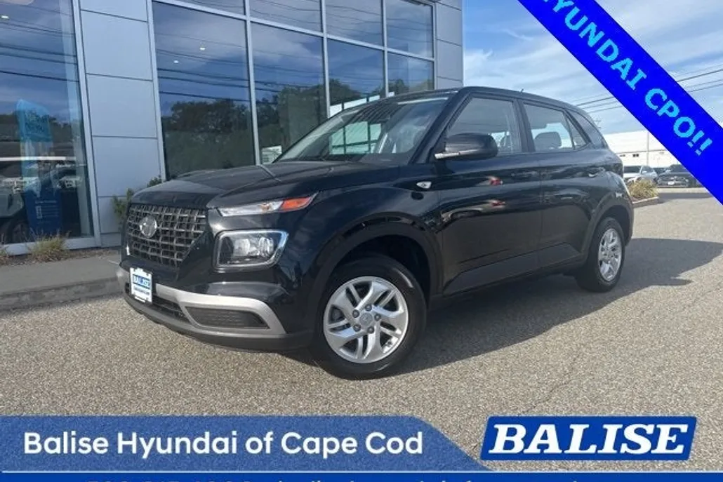 2025 Hyundai Venue SE photo 1