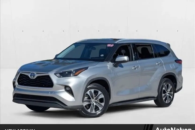 2022 Toyota Highlander Hybrid XLE photo 1