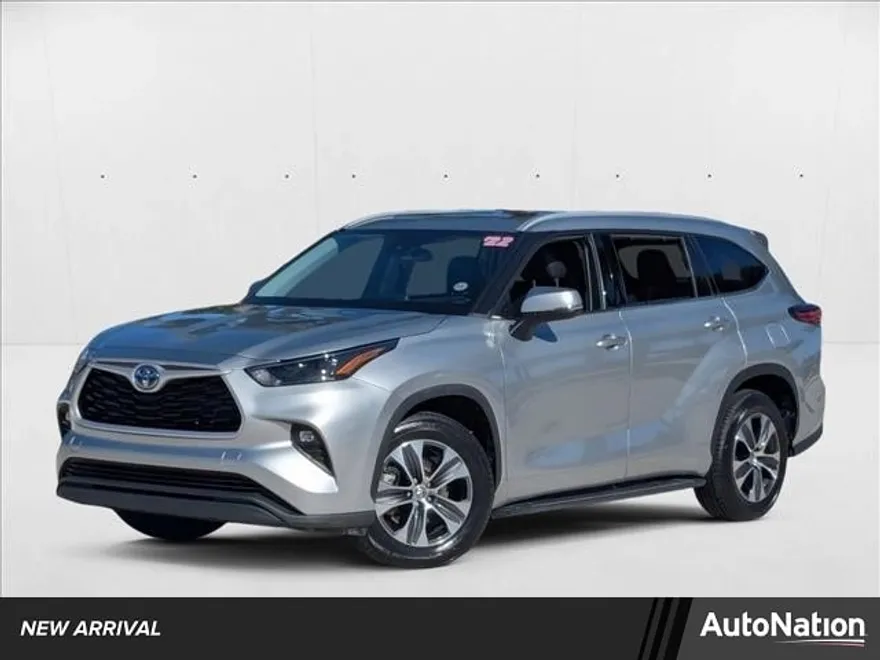 2022 Toyota Highlander Hybrid XLE photo 1