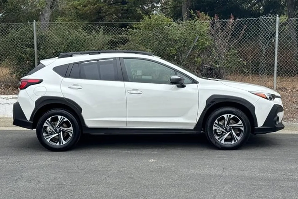 2024 Subaru Crosstrek Premium photo 1