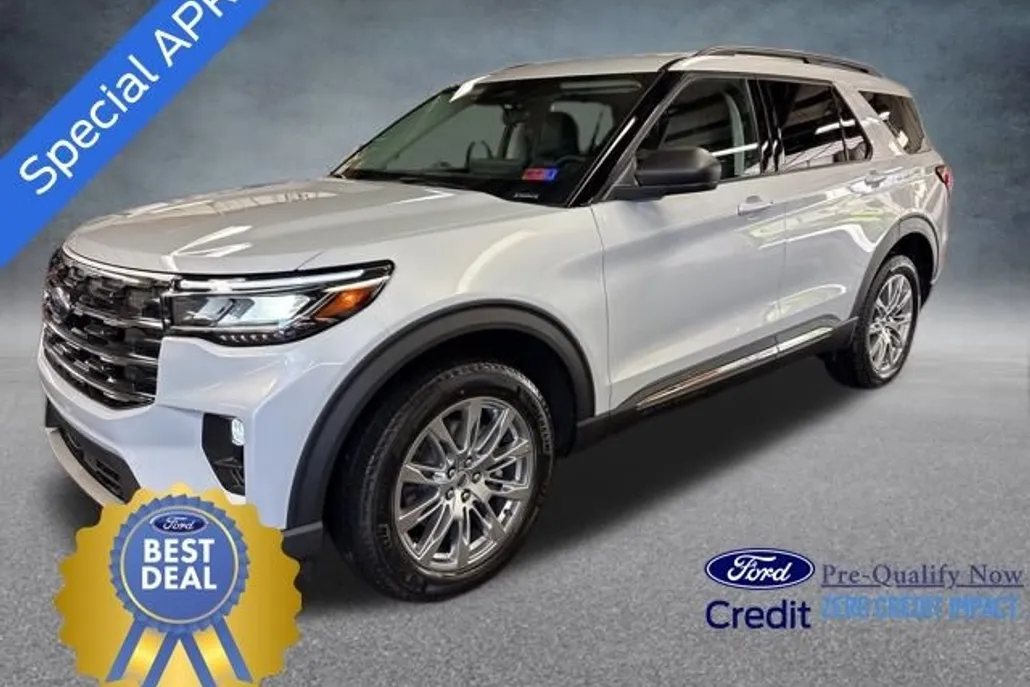 2025 Ford Explorer photo 1