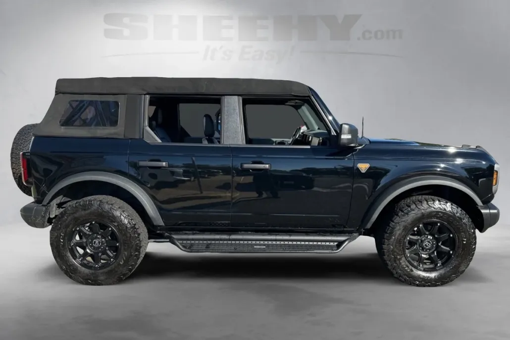 2023 Ford Bronco Badlands photo 1