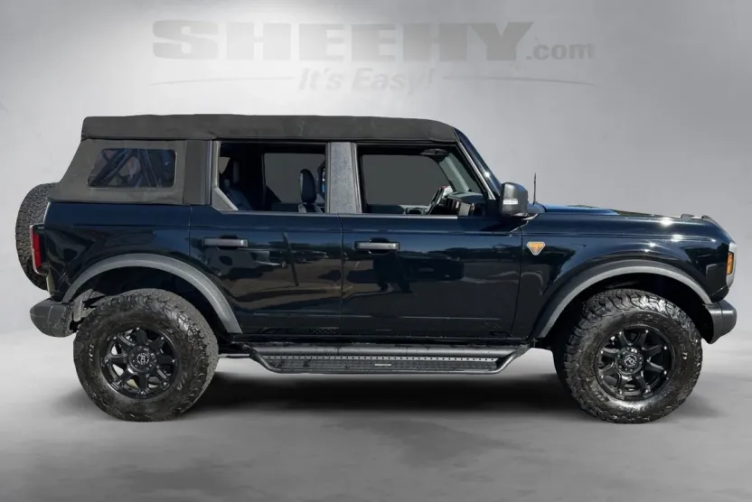 2023 Ford Bronco Badlands photo 1