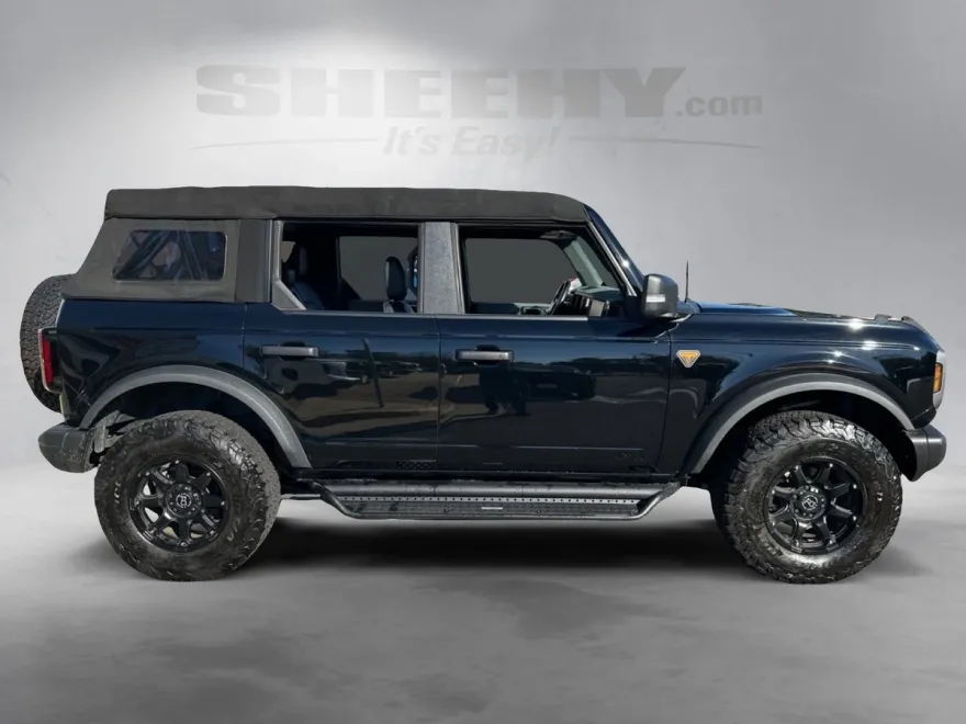 2023 Ford Bronco Badlands photo 1