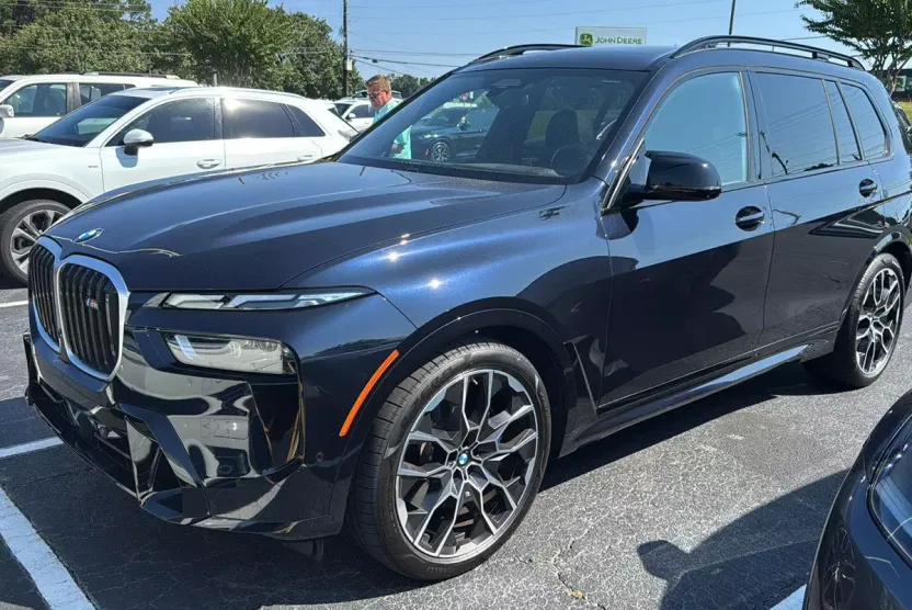 2025 Bmw X7 M60i photo 1