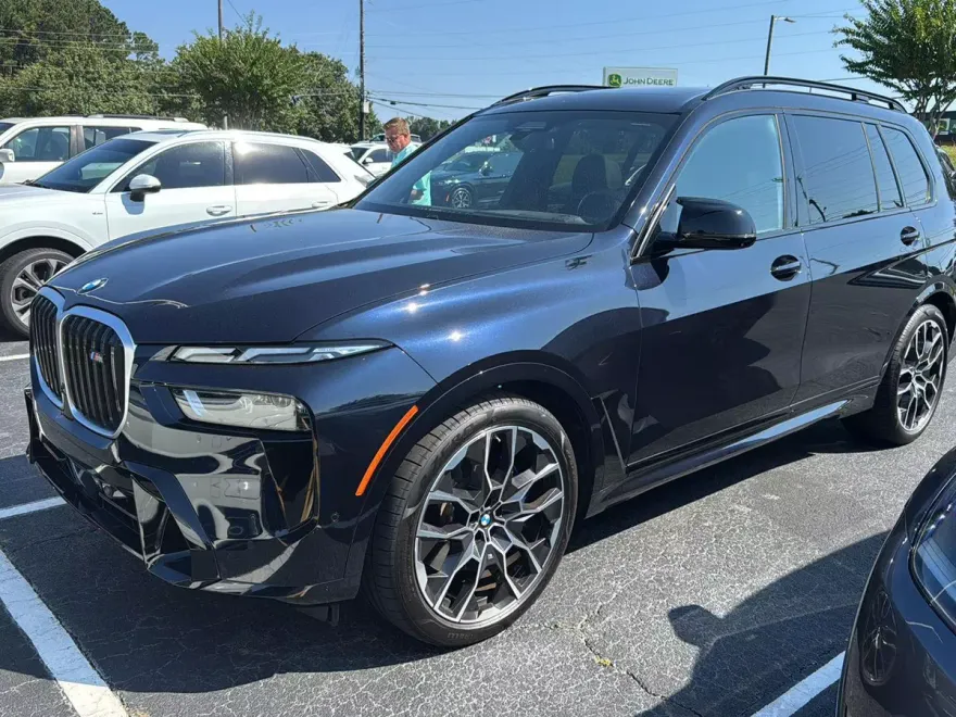 2025 Bmw X7 M60i photo 1