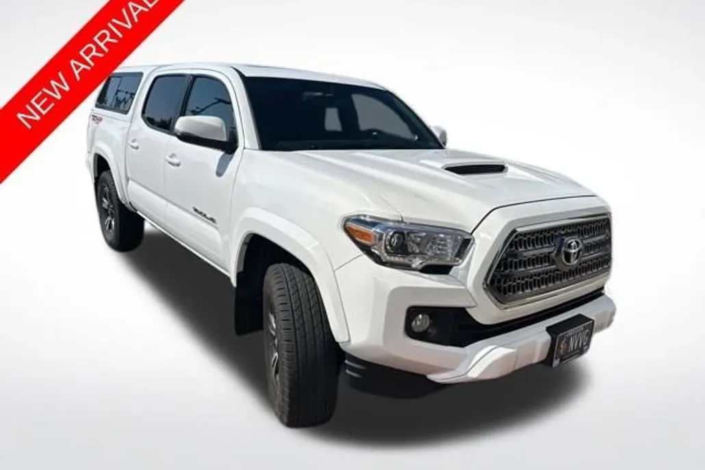2017 Toyota Tacoma TRD Sport photo 1