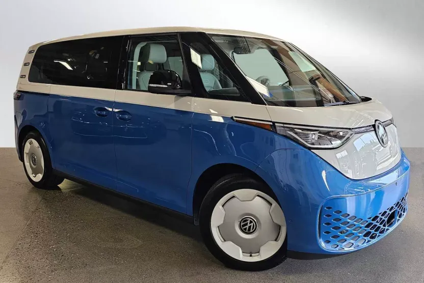 2025 Volkswagen ID. Buzz photo 1