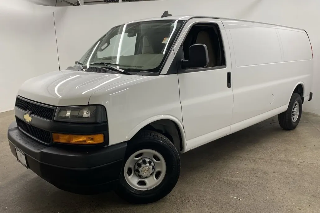 2023 Chevrolet Express Cargo 2500 photo 1
