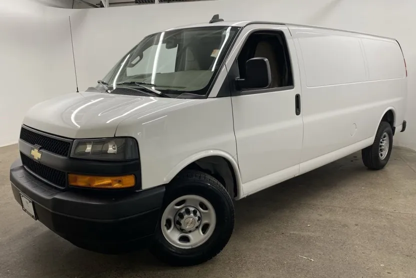 2023 Chevrolet Express Cargo 2500 photo 1