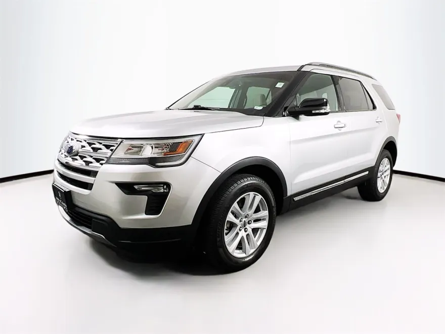 2018 Ford Explorer XLT photo 1