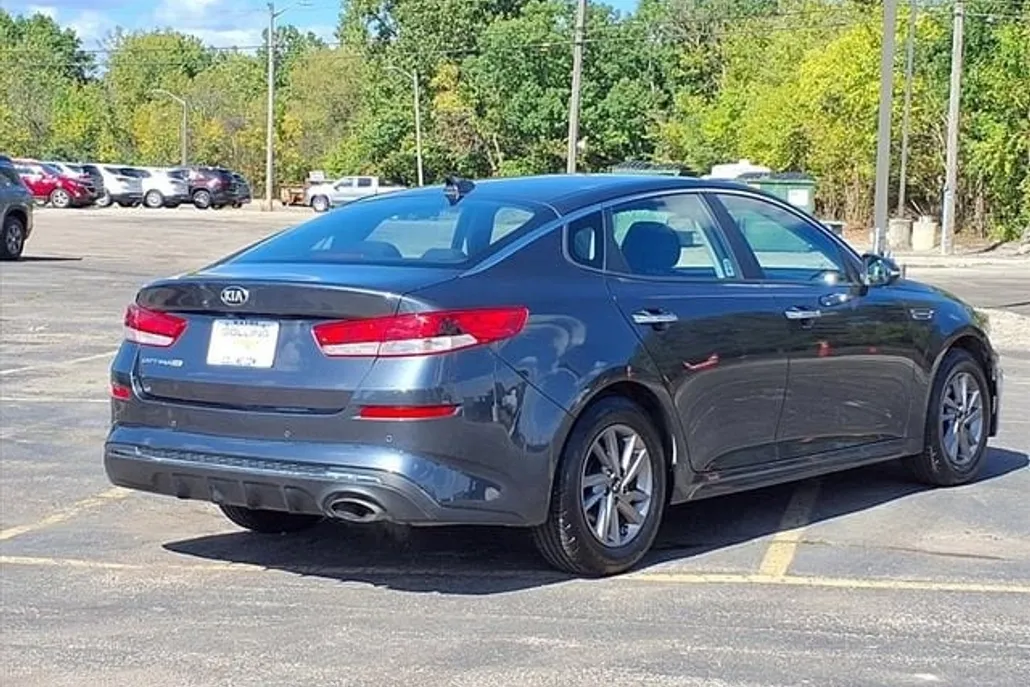 2020 Kia Optima LX photo 1