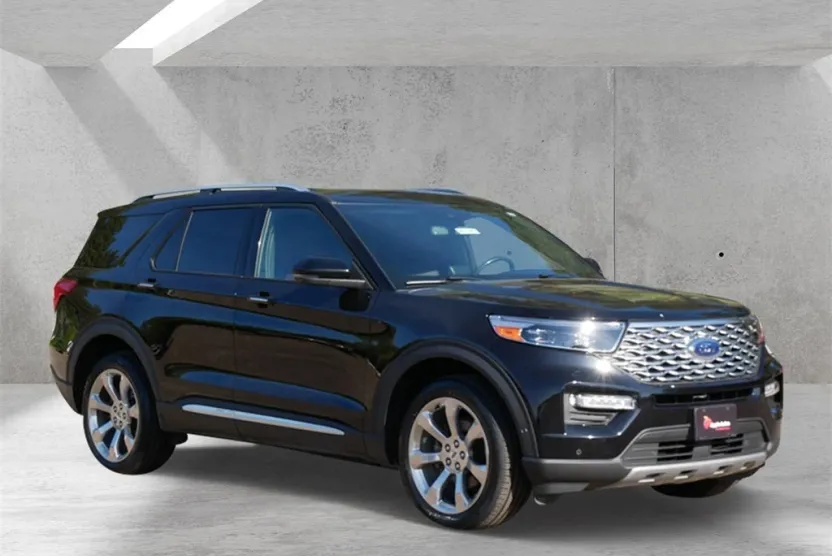 2020 Ford Explorer Platinum photo 1