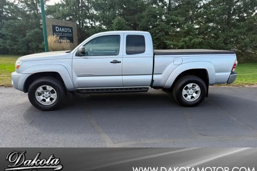 2011 Toyota Tacoma Base photo 1