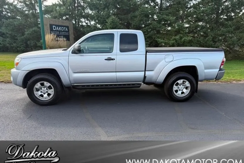 2011 Toyota Tacoma Base photo 1