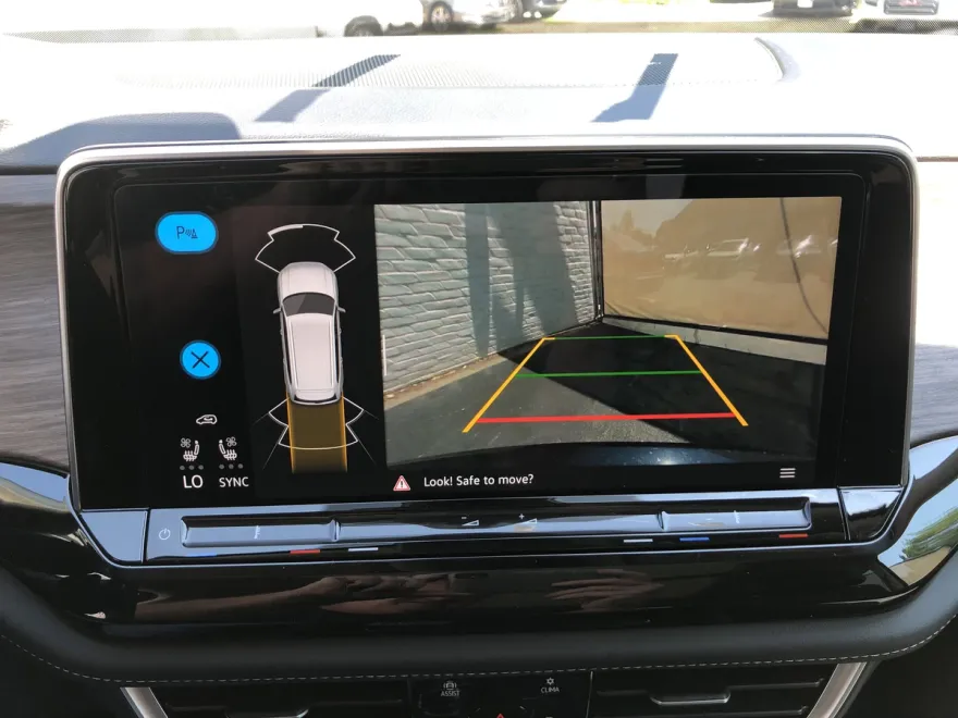2025 Volkswagen Atlas SEL photo 1
