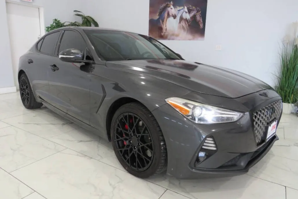 2019 Genesis G70 3.3T Advanced photo 1