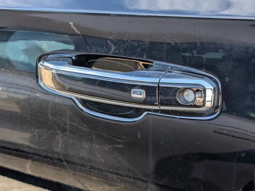 2021 Chevrolet Suburban High Country photo 1