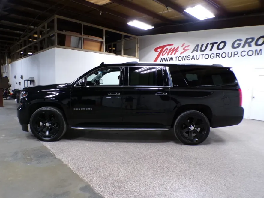 2016 Chevrolet Suburban LTZ photo 1