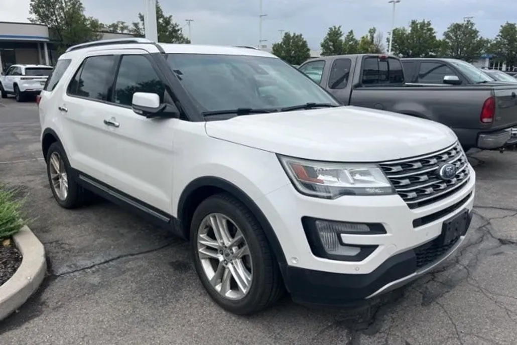 2016 Ford Explorer Limited photo 1