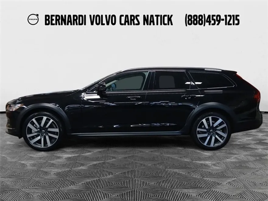 2024 Volvo V90 Cross Country B6 Ultimate photo 1
