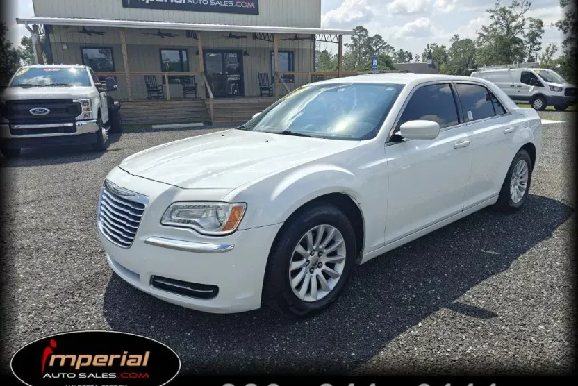 2013 Chrysler 300 Base photo 1