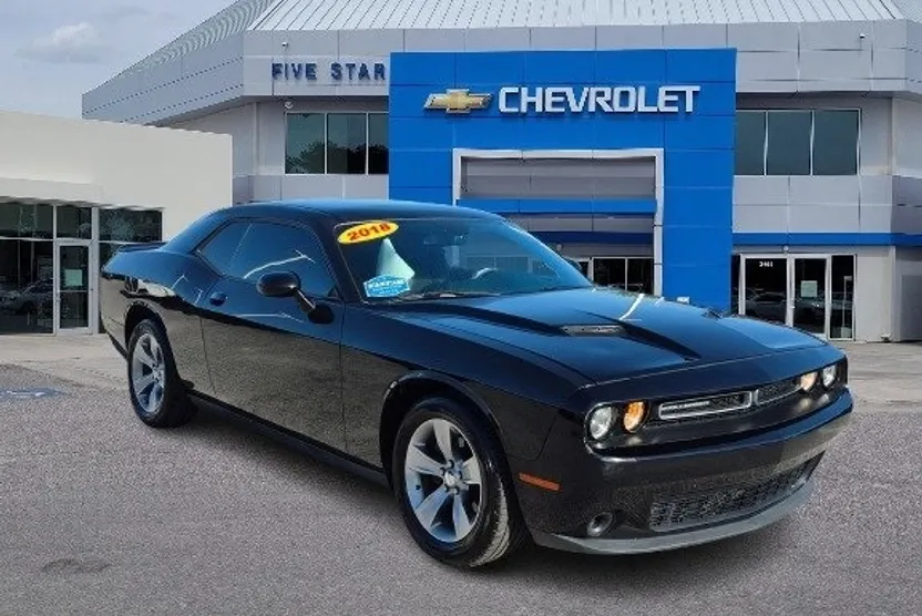 2018 Dodge Challenger SXT photo 1