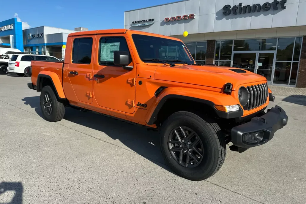 2025 Jeep Gladiator Sport S photo 1