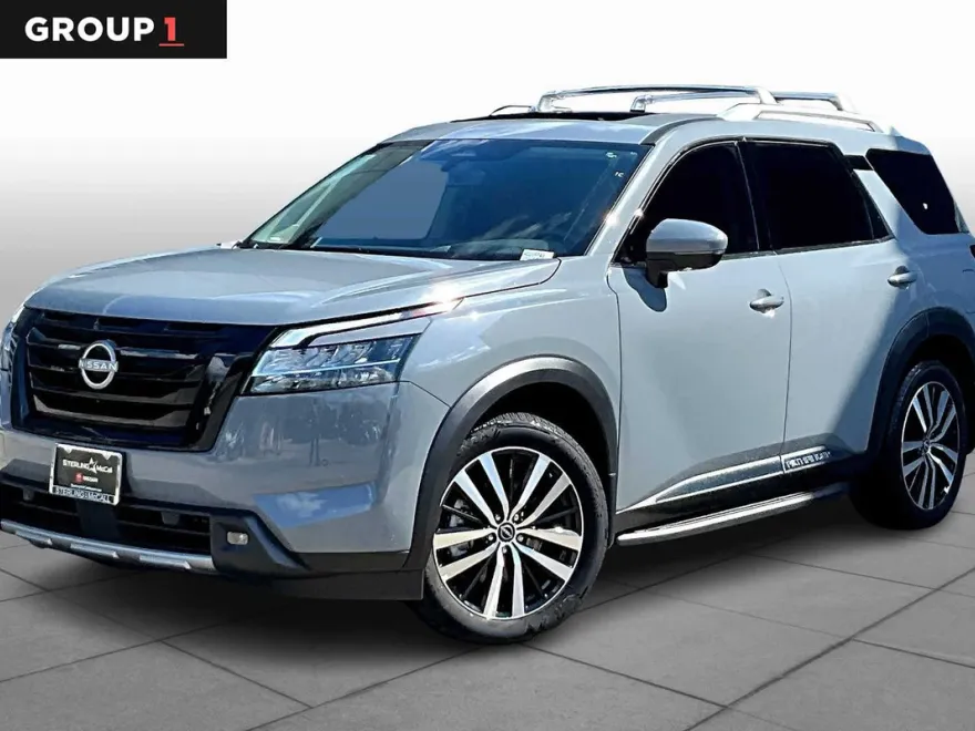 2024 Nissan Pathfinder Platinum photo 1