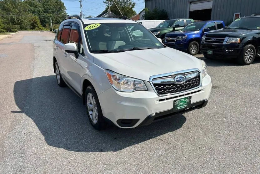 2015 Subaru Forester 2.5i Premium photo 1