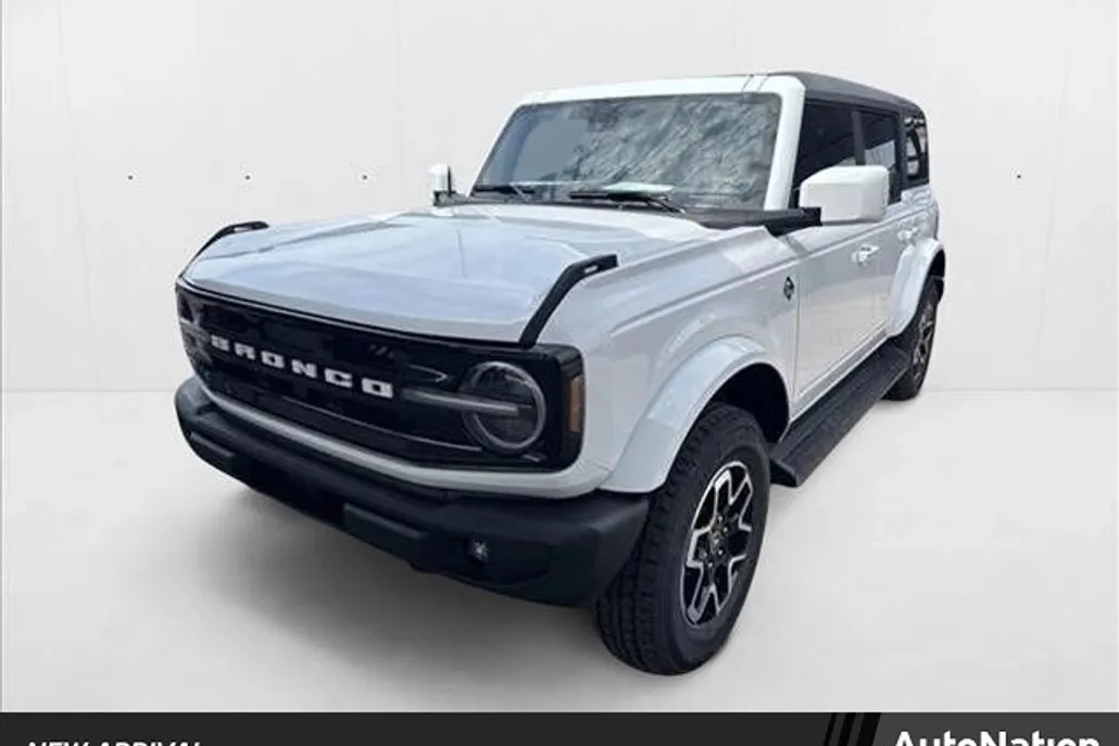 2025 Ford Bronco Outer Banks photo 1