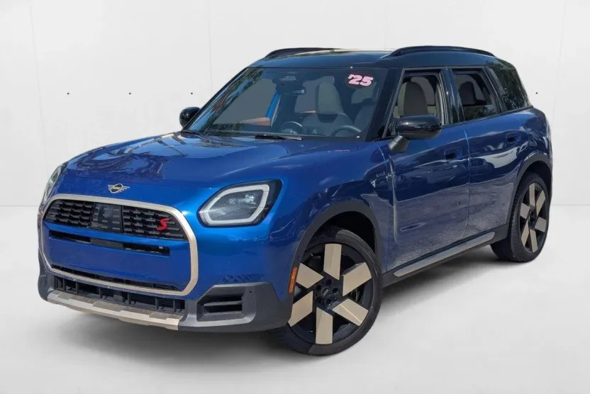 2025 Mini Countryman S ALL4 photo 1