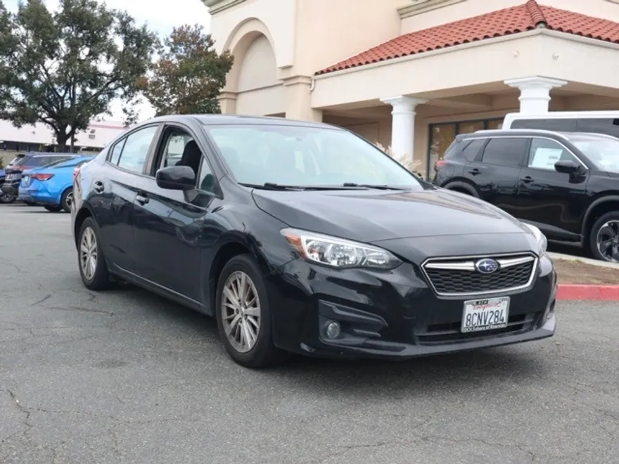 2018 Subaru Impreza 2.0i Premium photo 1