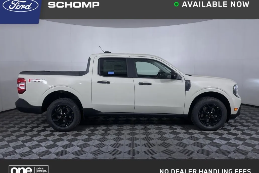 2025 Ford Maverick XLT photo 1